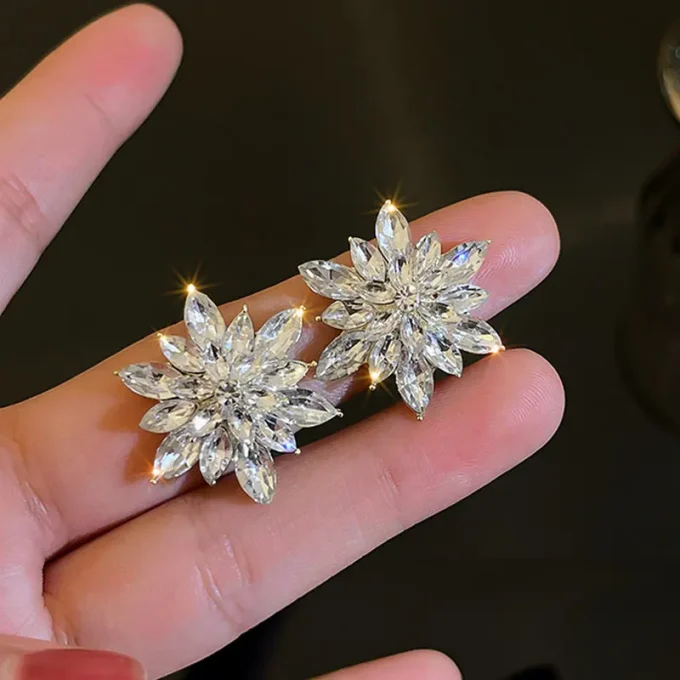 Snowflake Zircon Stud Earrings